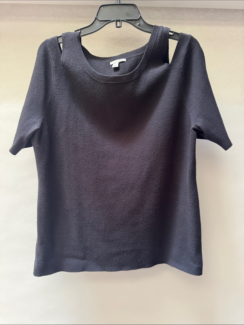 Halogen Black Cold-Shoulder Short Sleeve Top